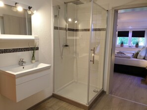 Bathroom - Apartment Krausbuche in Fleringen in the Eifel (Fleringen)