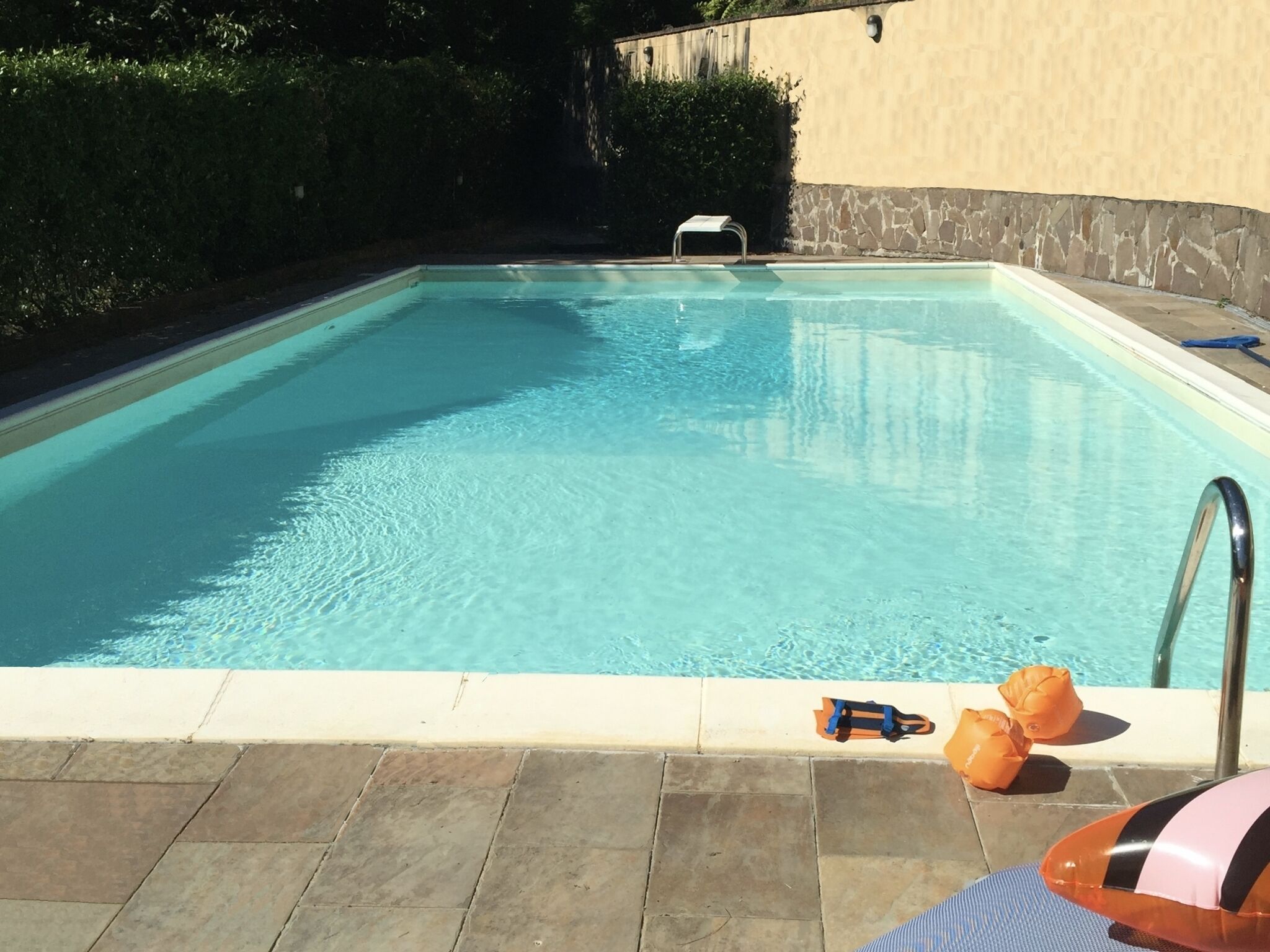 Kolam renang outdoor