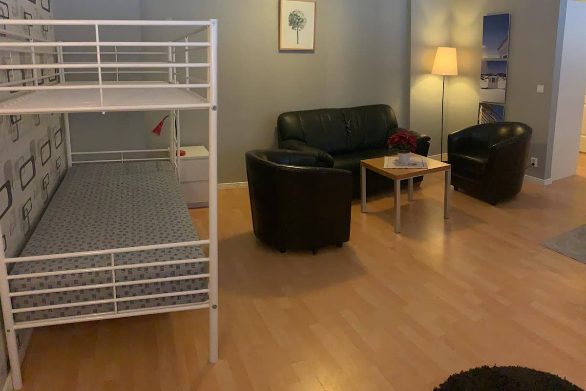 2 bedrooms, individually decorated, individually furnished