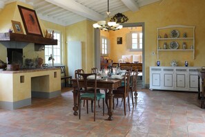 Villa, 4 Bedrooms | Living area | TV - Villa Bacco (Peccioli)
