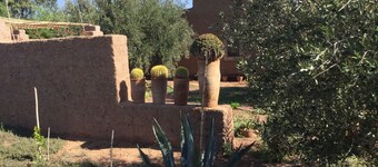 Cabanon 30km from Marrakech towards Fes