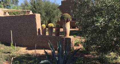Cabanon 30km from Marrakech towards Fes