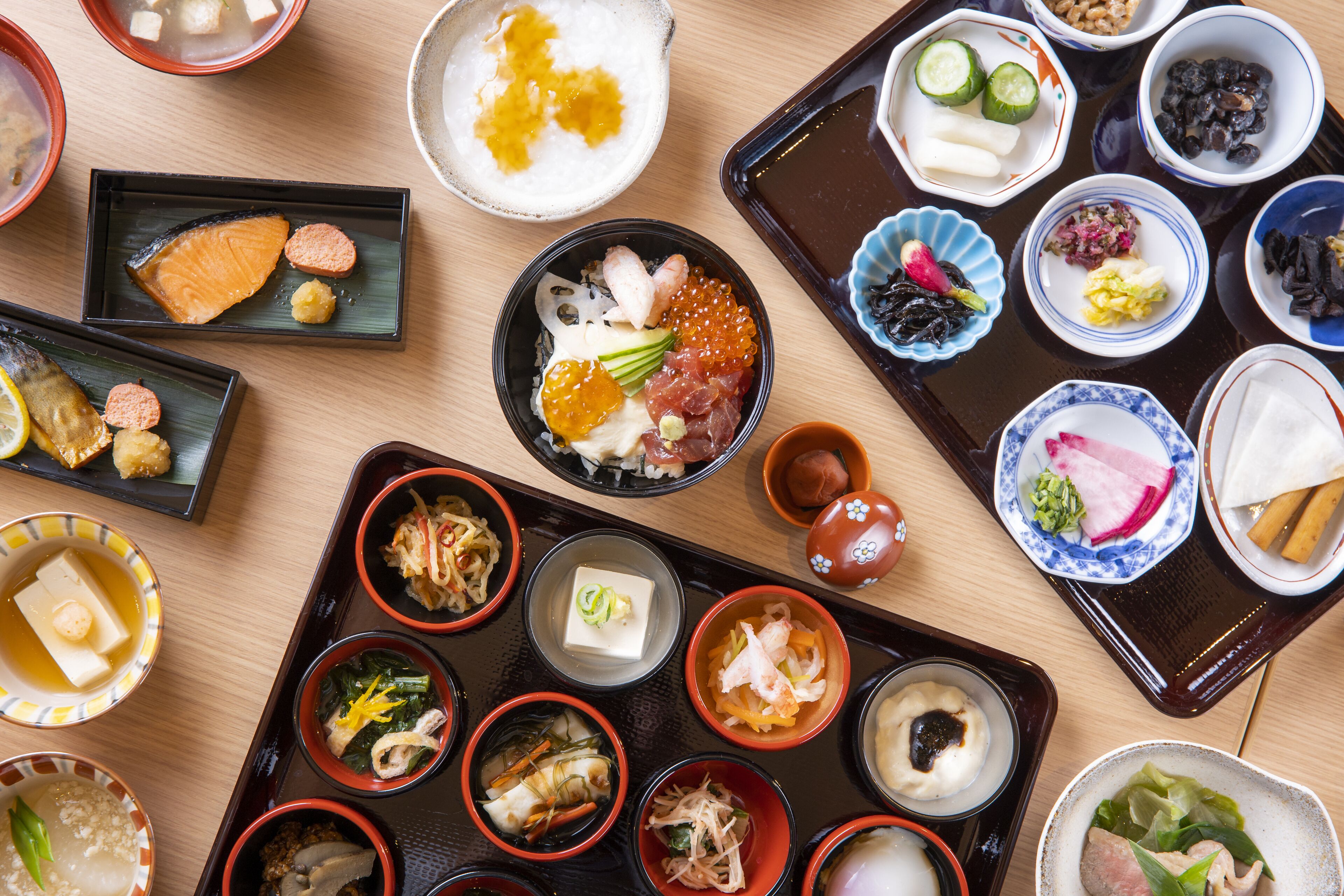 Daily buffet breakfast (JPY 3000 per person)