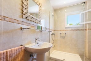 Hair dryer, towels