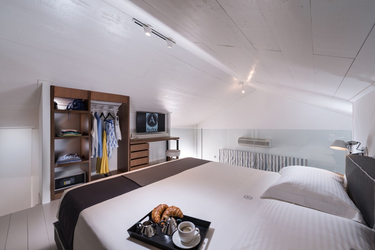 Phòng Suite Deluxe | 1 phòng ngủ, bộ đồ giường cao cấp, nệm có lớp đệm bông 