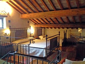 Villa, plusieurs chambres (27 people) | 10 chambres, lits bébé (en supplément), Wi-Fi gratuit, draps fournis