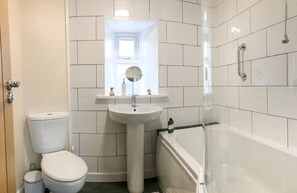 Apartment | Bathroom