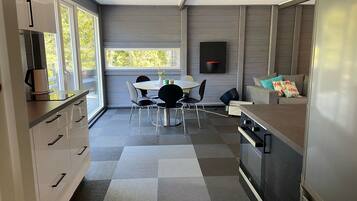 Superior huisje (bed linen not included) | 1 slaapkamer, een strijkplank/strijkijzer