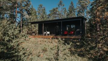 Premium huisje (bed linen not included) | Terras