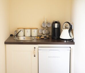 Coffee service - Heather House (Glendalough)