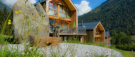 Superior Cabin, 2 Bedrooms, Terrace, Garden Area (Ankogel, incl. EUR 90 cleaning fee) | Soundproofing, free WiFi
