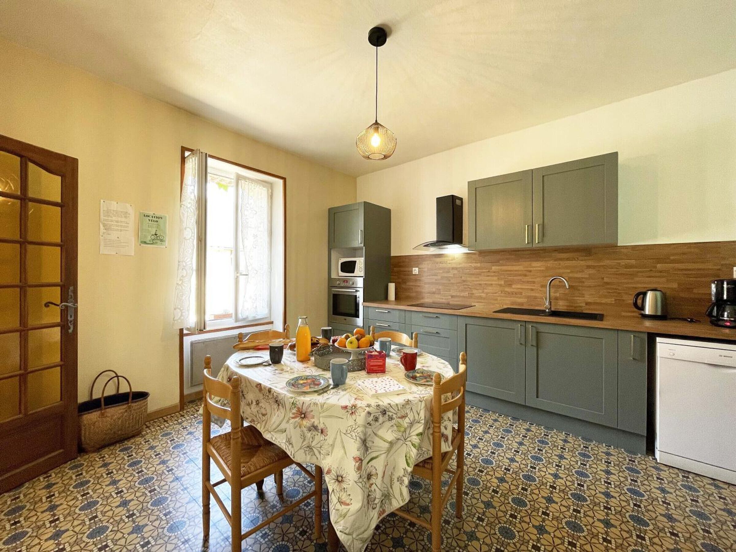 Kühlschrank, Geschirrspüler