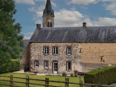 Bures House with Garden and Wifi