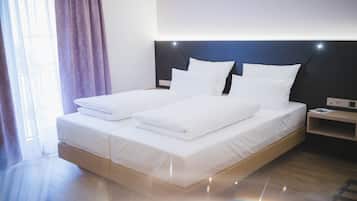 Double Room | In-room safe, desk, laptop workspace, soundproofing