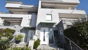 Front of property - Apartment Roberto with Sea View (Omisalj)