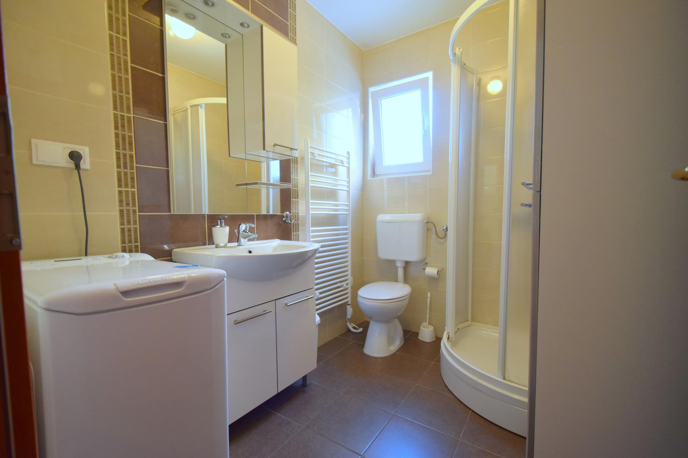 Apartment, 1 Bedroom | Bathroom | Towels, soap, toilet paper