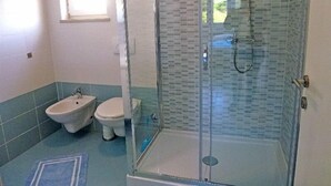 Apartment, 2 Bedrooms | Bathroom | Towels, soap, toilet paper - Apartment Nevena (Omisalj)