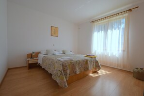 Apartment, 3 Schlafzimmer | Kostenloses WLAN, Bettwäsche