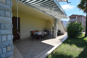 Terrace/patio - Apartment Anica (Omisalj)