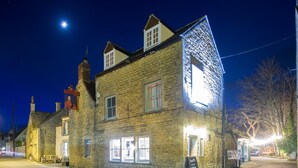 Exterior - Duke of Wellington (Cheltenham)