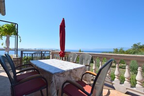 Apartment, 3 Bedrooms | Terrace/patio