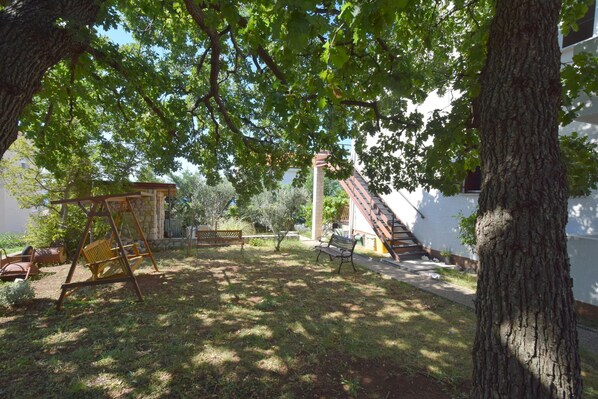 Children's play area - outdoor