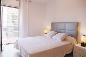 2 室のベッドルーム、アイロン / アイロン台、ベッドシーツ