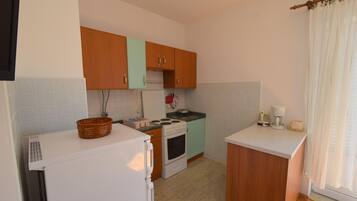 Departamento, 1 habitación (A5) | Cocina privada | Refrigerador, horno, parrilla de estufa y cafetera y tetera