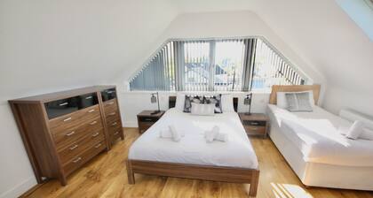 Ylellinen Pamper Home-kylpytynnyri ja -sauna Ladies Retreat