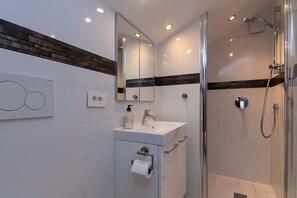 Douche, serviettes fournies