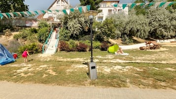 Khu vui chơi trẻ em - ngoài trời