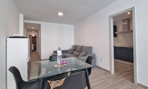 Interior - Costa Azul - 3 Left (Puerto de Naos)