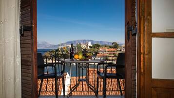 Huoneisto, 2 makuuhuonetta, merinäköala | Parveke