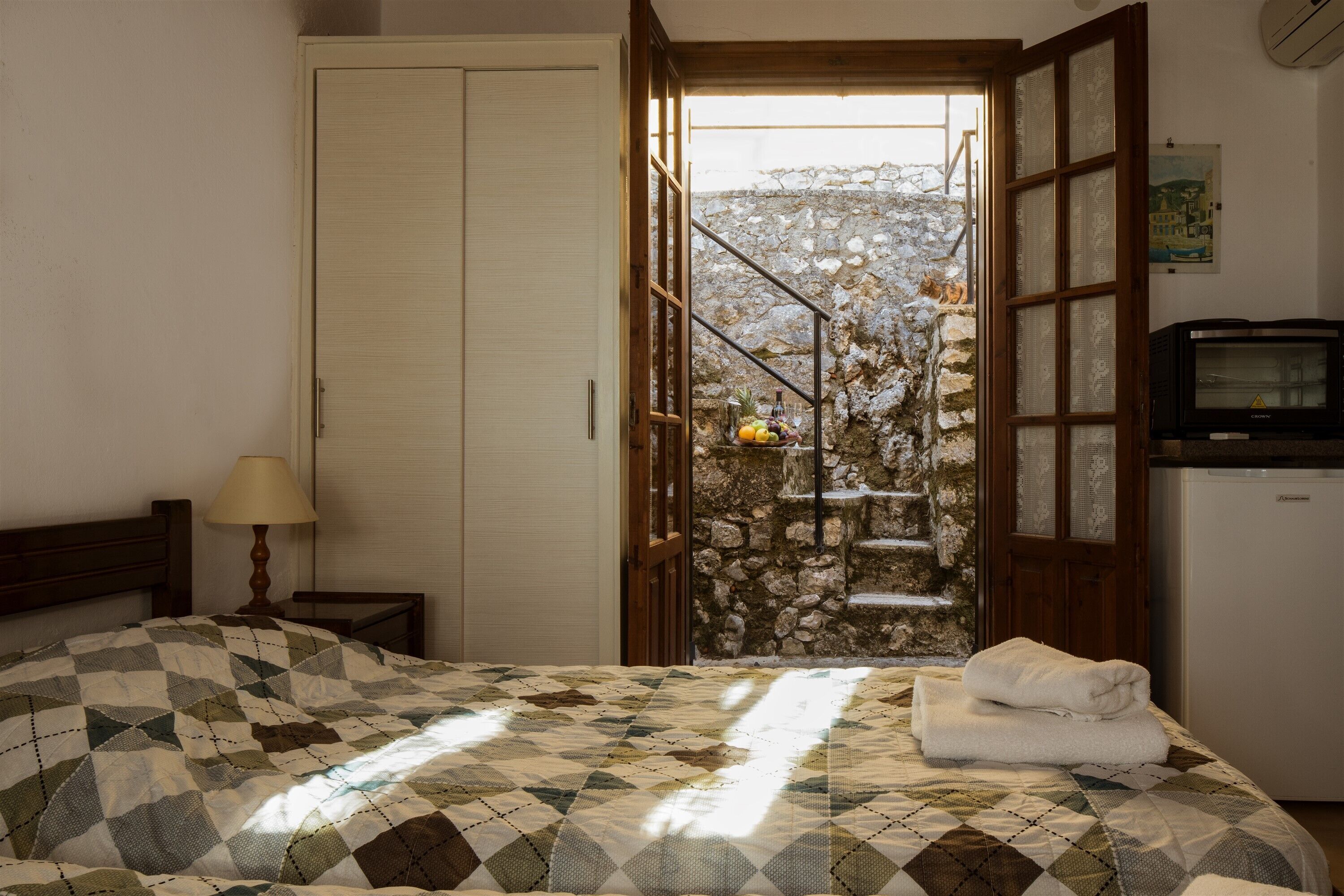 Standard Twin Room | Courtyard view