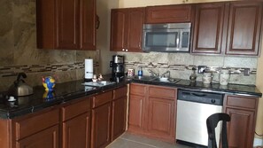 Private kitchen - Cozy  Cottage central located (West Palm Beach)