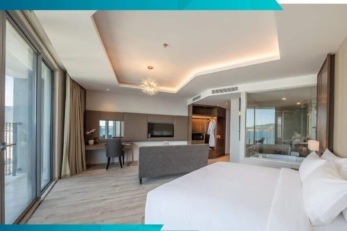 Minibar, in-room safe, blackout drapes, soundproofing