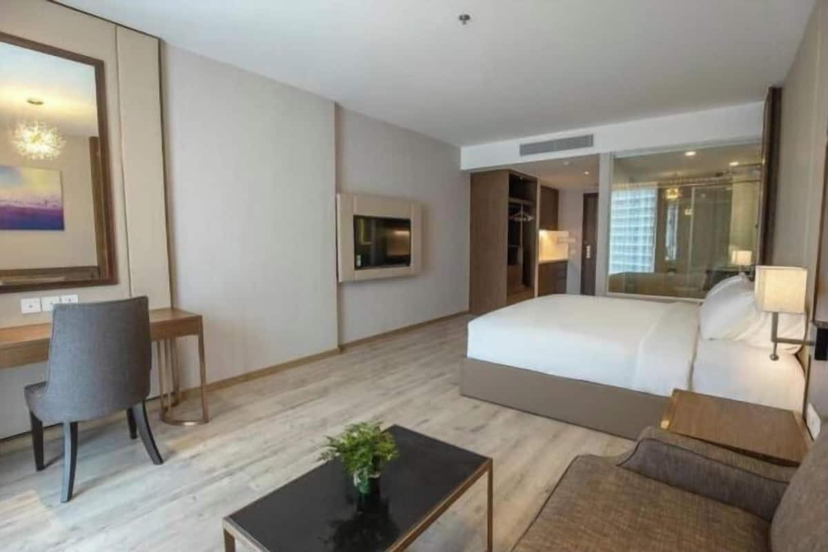 Minibar, in-room safe, blackout drapes, soundproofing