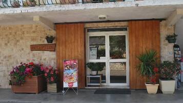 Lối vào nơi lưu trú