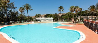 Camping Cabin - Private Solarium & Pool - BBQ