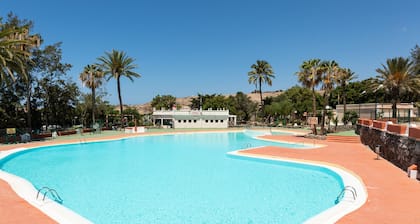 Camping Cabin - Private Solarium & Pool - BBQ