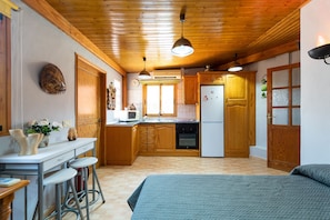 4 chambres, fer et planche à repasser, Wi-Fi gratuit, draps fournis