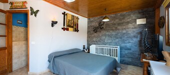 Camping Cabin - Private Solarium & Pool - BBQ