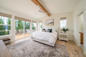4 bedrooms, iron/ironing board, travel cot, free WiFi - Welcome to . at Lake Chelan (Chelan)