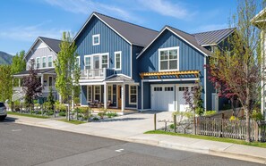 Exterior - Welcome to . at Lake Chelan (Chelan)