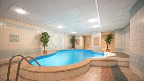 Indoor pool - Park Hotel (Kyiv)