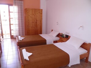 Iron/ironing board, free WiFi, bed sheets - Galaxias Studios (Faistos)