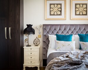 Apartment (2 Bedrooms) | 2 bedrooms, desk, laptop workspace, blackout curtains