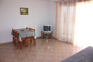 Apartment, 1 Bedroom (2) | Living area