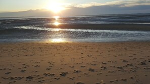 In Strandnähe, weißer Sandstrand