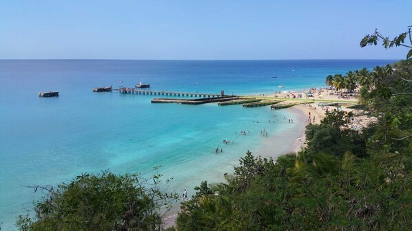 Camastros y toallas de playa 